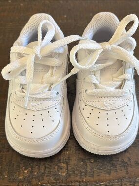 NWOT Nike White Air Force Sneakers 4C